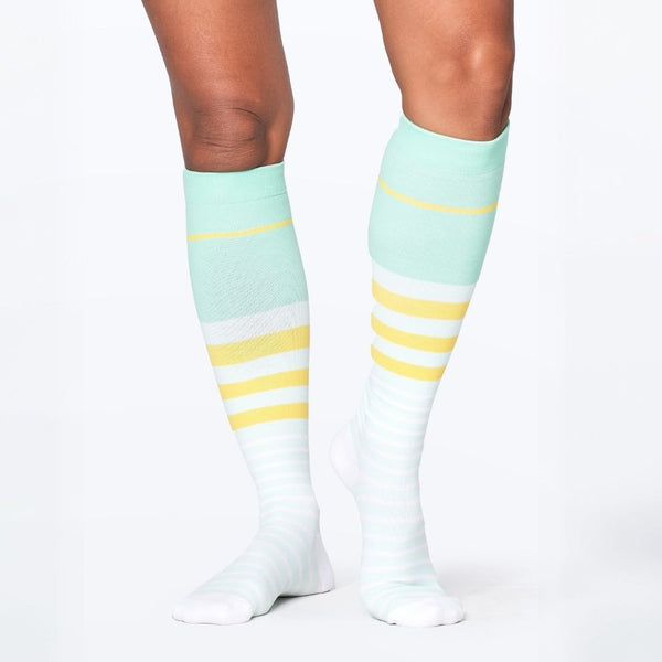 //kw.drwoofapparel.com/cdn/shopifycloud/storefront/assets/no-image-2048-a2addb12_grande.gif